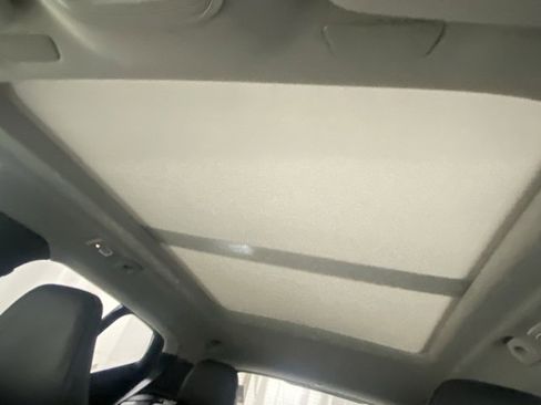 Used 2025 Volvo XC40 B5 Core image 28