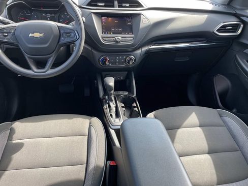 Used 2023 Chevrolet TrailBlazer LT FWD image 13