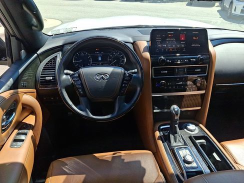 Used 2024 INFINITI QX80 Sensory w/ All-Season Package AWD/4WD image 11