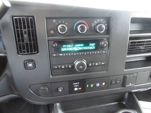 Used 2025 Chevrolet Express 3500 LT w/ LT Preferred Equipment Group RWD image 20