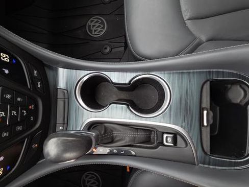 Used 2020 Buick Envision Essence image 31