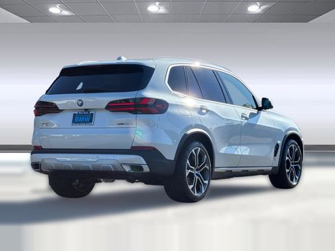 New 2026 BMW X5 xDrive50e image 8