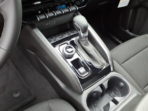 New 2026 GMC Canyon Elevation w/ Convenience Package image 11