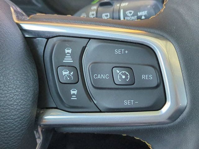 Used 2024 Jeep Wrangler Unlimited Sahara w/ Technology Group AWD/4WD image 26