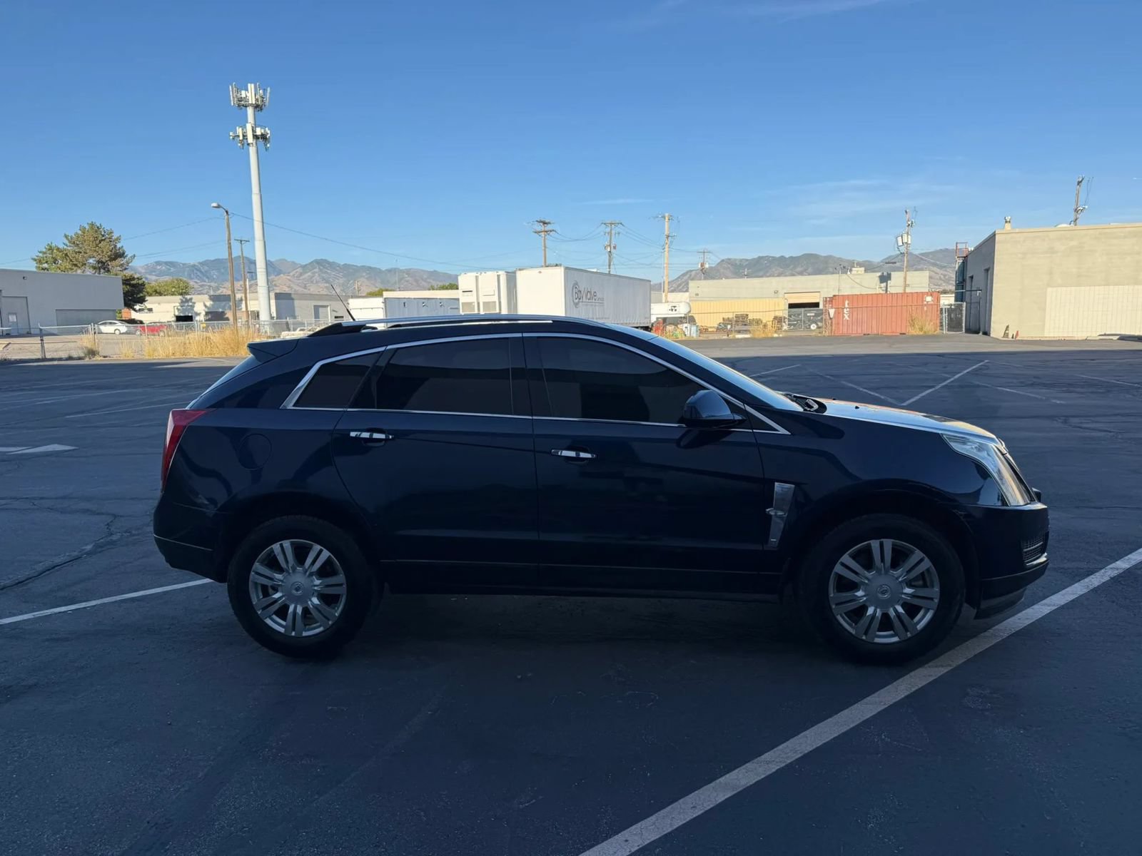 Used 2010 Cadillac SRX Luxury FWD image 6