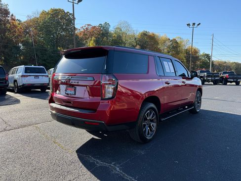 Used 2022 Chevrolet Suburban Z71 w/ Luxury Package image 4