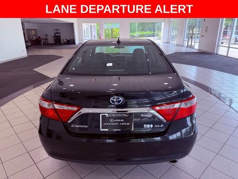Used 2017 Toyota Camry XLE FWD image 6