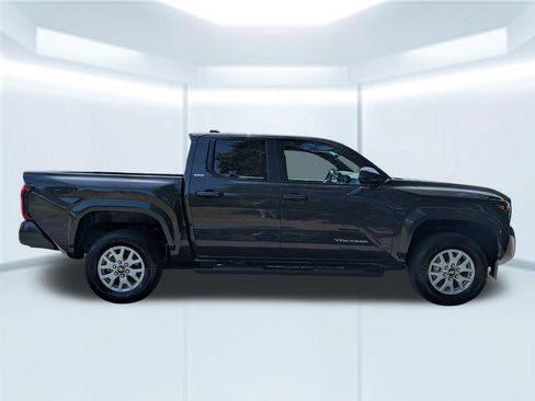 Used 2024 Toyota Tacoma SR5 RWD image 7