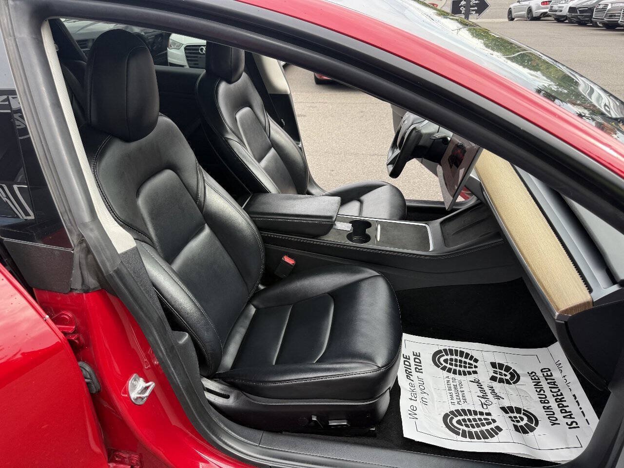 Used 2022 Tesla Model 3 Long Range AWD/4WD image 17