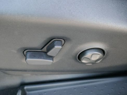 New 2026 Chrysler Pacifica Limited w/ Uconnect Theater Family Group image 23