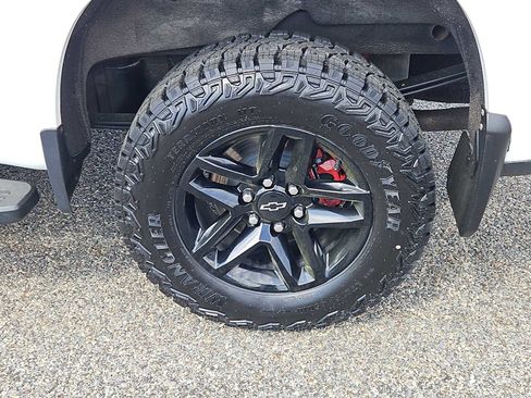 Used 2021 Chevrolet Silverado 1500 LT Trail Boss w/ Convenience Package II AWD/4WD image 8