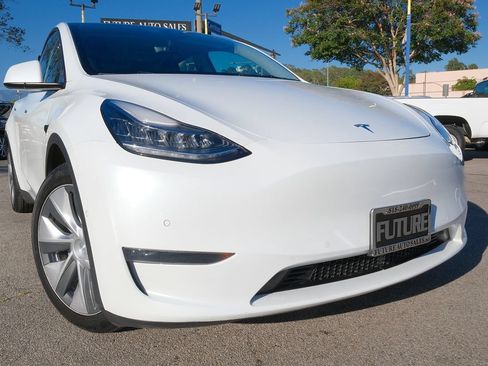 Used 2021 Tesla Model Y Long Range AWD/4WD image 5