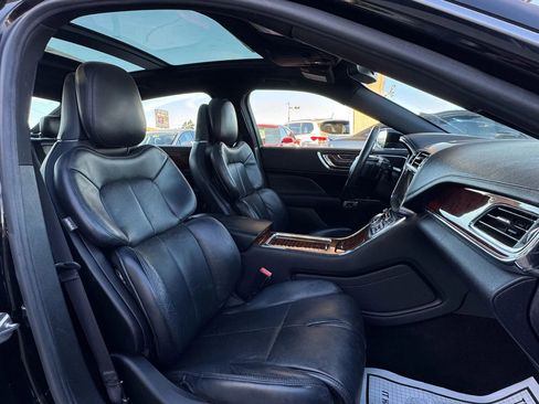 Used 2017 Lincoln Continental Reserve w/ Climate Package image 33