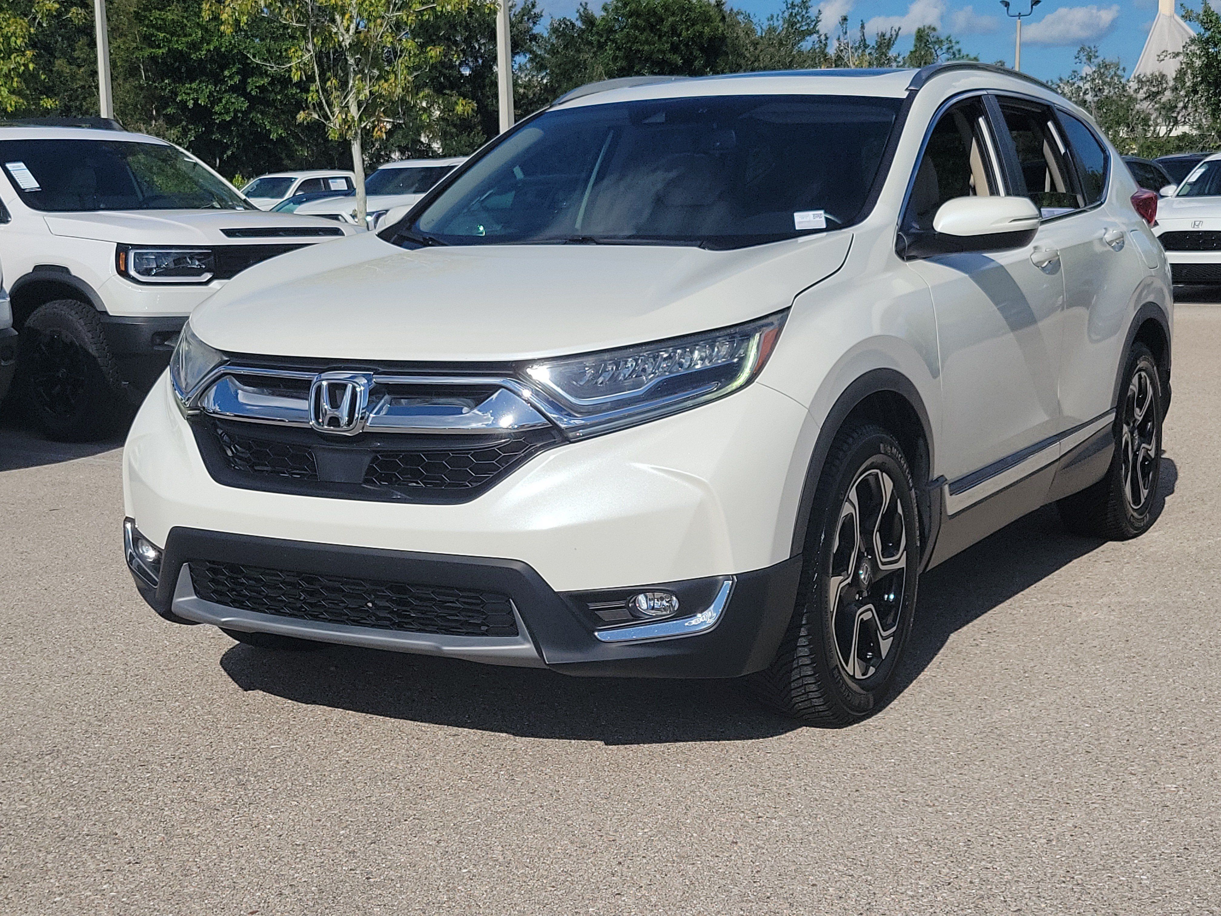 Used 2018 Honda CR-V Touring image 3