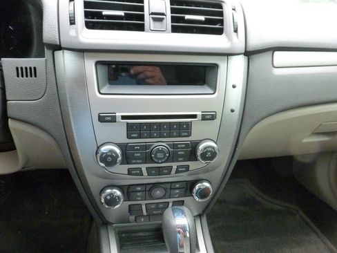 Used 2010 Ford Fusion SE image 13