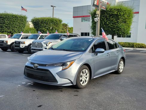 Used 2026 Toyota Corolla LE FWD image 6