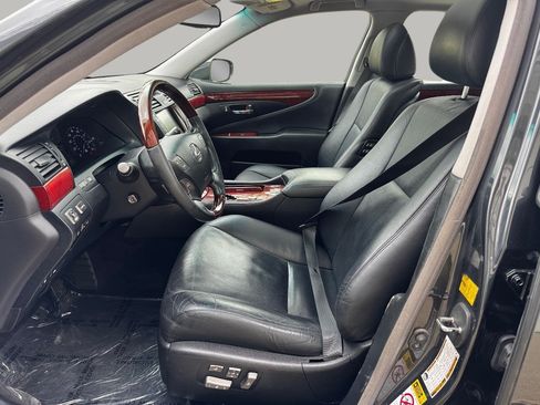 Used 2007 Lexus LS 460 RWD image 16