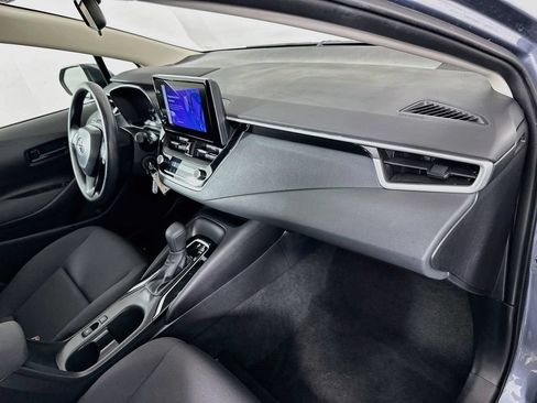Used 2025 Toyota Corolla LE FWD image 28