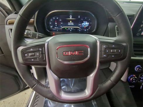 Used 2023 GMC Yukon SLE w/ Gmc Pro Safety Plus Package image 11