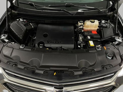 Used 2018 Chevrolet Traverse LT image 12