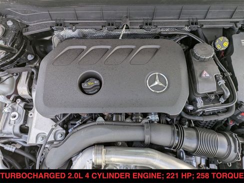 New 2025 Mercedes-Benz GLB 250 4MATIC image 9