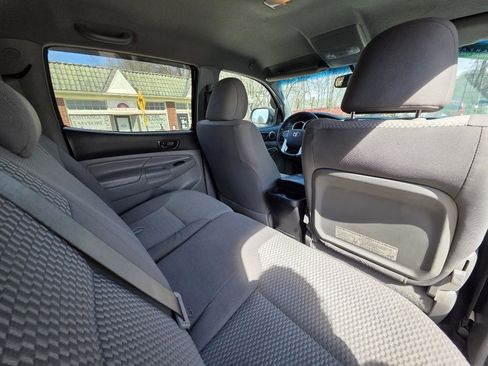 Used 2012 Toyota Tacoma Double Cab V6 4WD w/ SR5 Pkg image 29