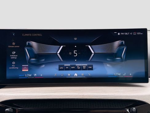 Certified 2025 BMW 330i Sedan image 37