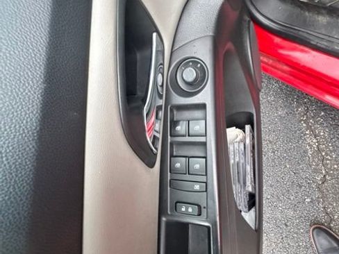 Used 2016 Chevrolet Cruze LT FWD image 17