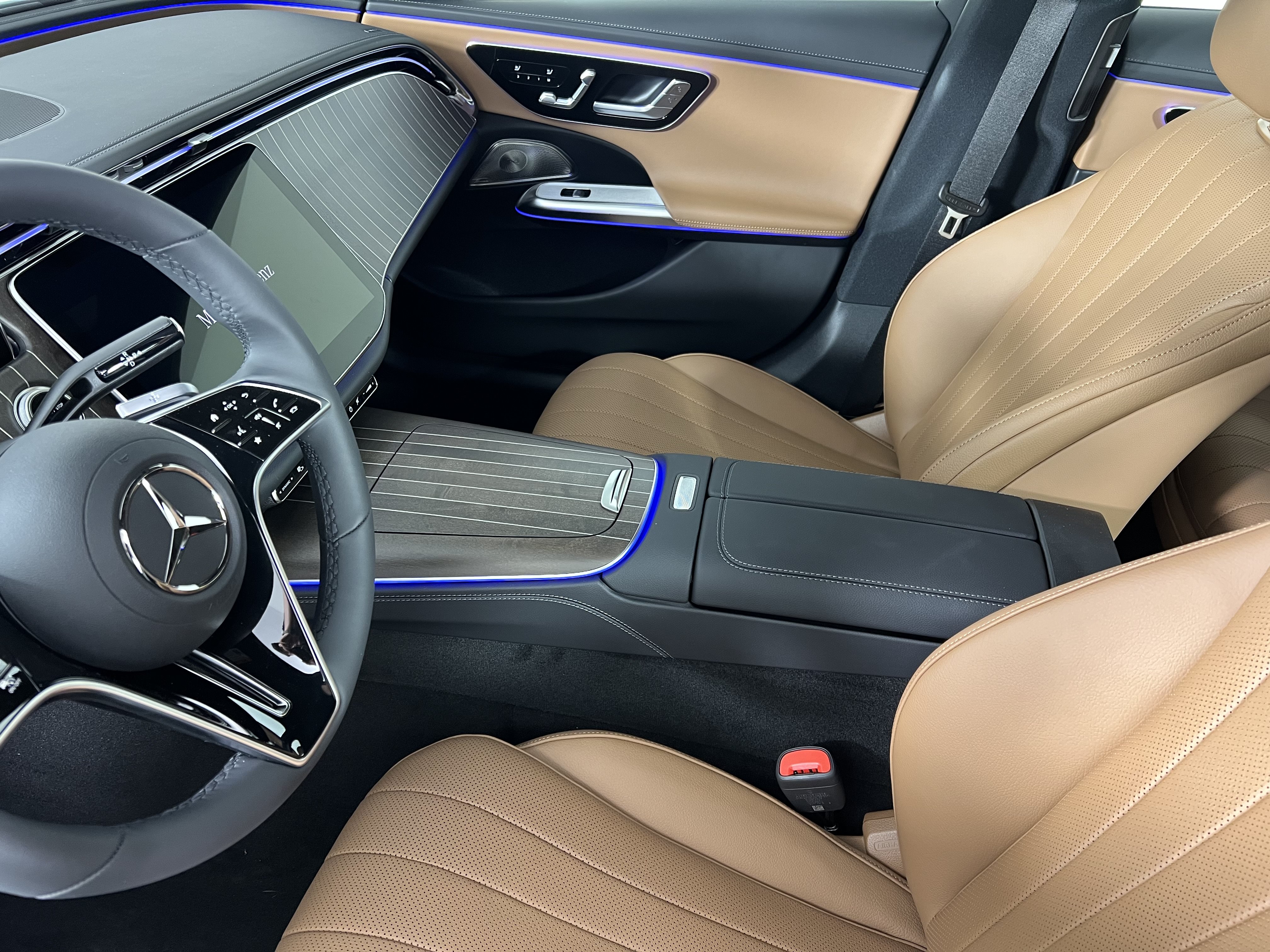New 2026 Mercedes-Benz E 350 4MATIC Sedan image 4