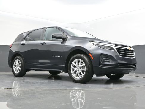 Certified 2022 Chevrolet Equinox LS w/ LS Convenience Package AWD/4WD image 36