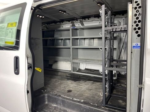 Used 2017 Chevrolet Express 2500 image 12