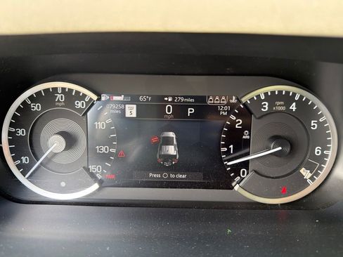 Used 2023 Land Rover Defender 110 SE AWD/4WD image 5