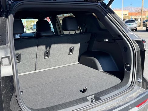 New 2026 Chevrolet Equinox LT w/ Convenience Package II image 8