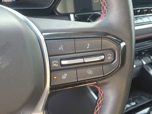 Used 2024 Chevrolet Colorado Z71 w/ Z71 Convenience Package 2 image 23