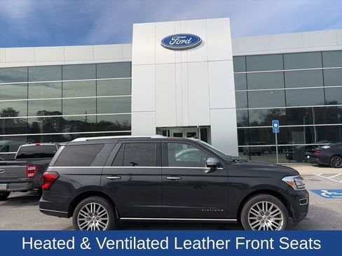 Used 2022 Ford Expedition Platinum image 2