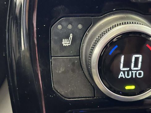 Used 2023 Toyota Highlander XLE FWD image 24