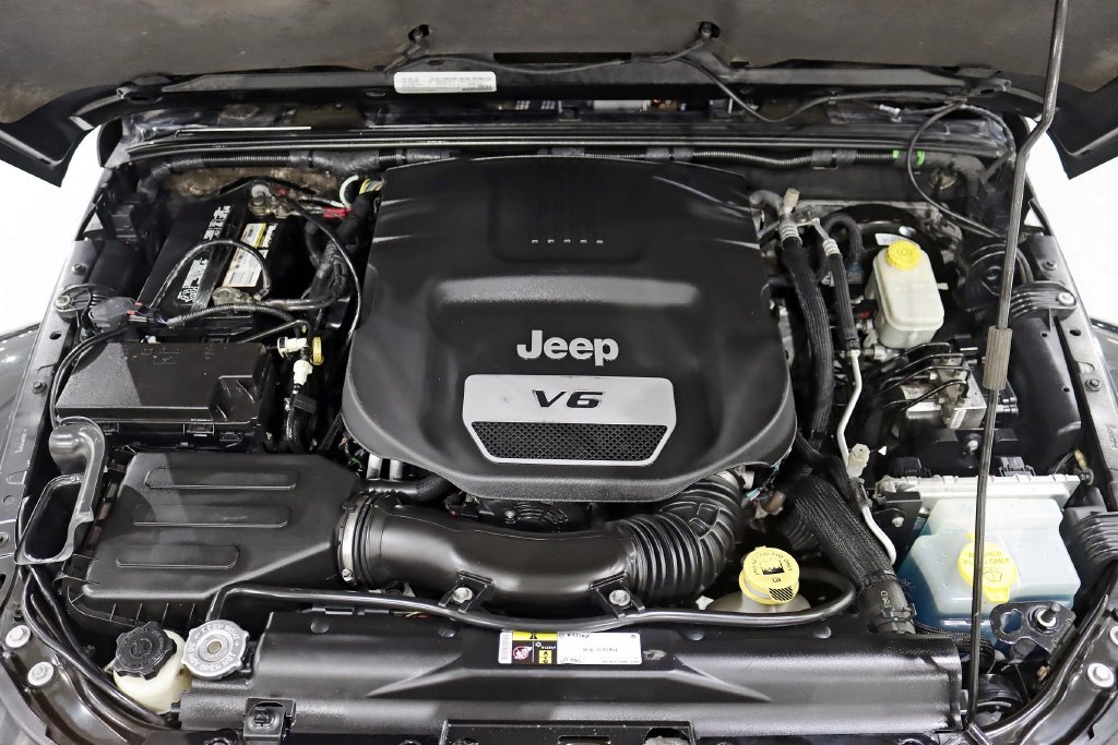 Used 2016 Jeep Wrangler Unlimited Rubicon AWD/4WD image 37