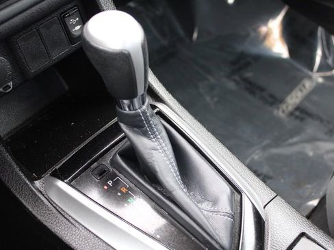 Used 2017 Toyota Corolla LE image 36