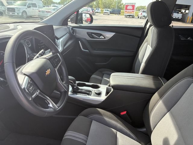 Used 2025 Chevrolet Blazer LT AWD/4WD image 12