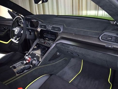 Used 2023 Lamborghini Urus Performante image 10