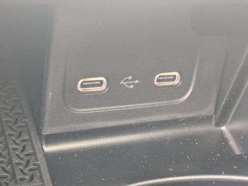 Used 2025 Mercedes-Benz C 300 4MATIC Sedan image 8