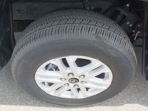 Used 2023 Toyota Tundra SR5 w/ SR5 Convenience Package RWD image 25