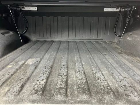 Used 2022 RAM 1500 Laramie AWD/4WD image 9