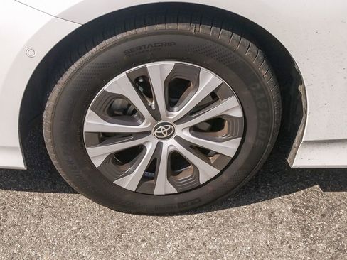 Used 2022 Toyota Prius Prime Limited FWD image 5