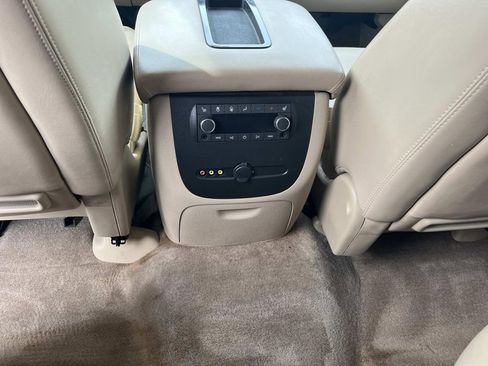 Used 2010 GMC Yukon XL Denali image 17