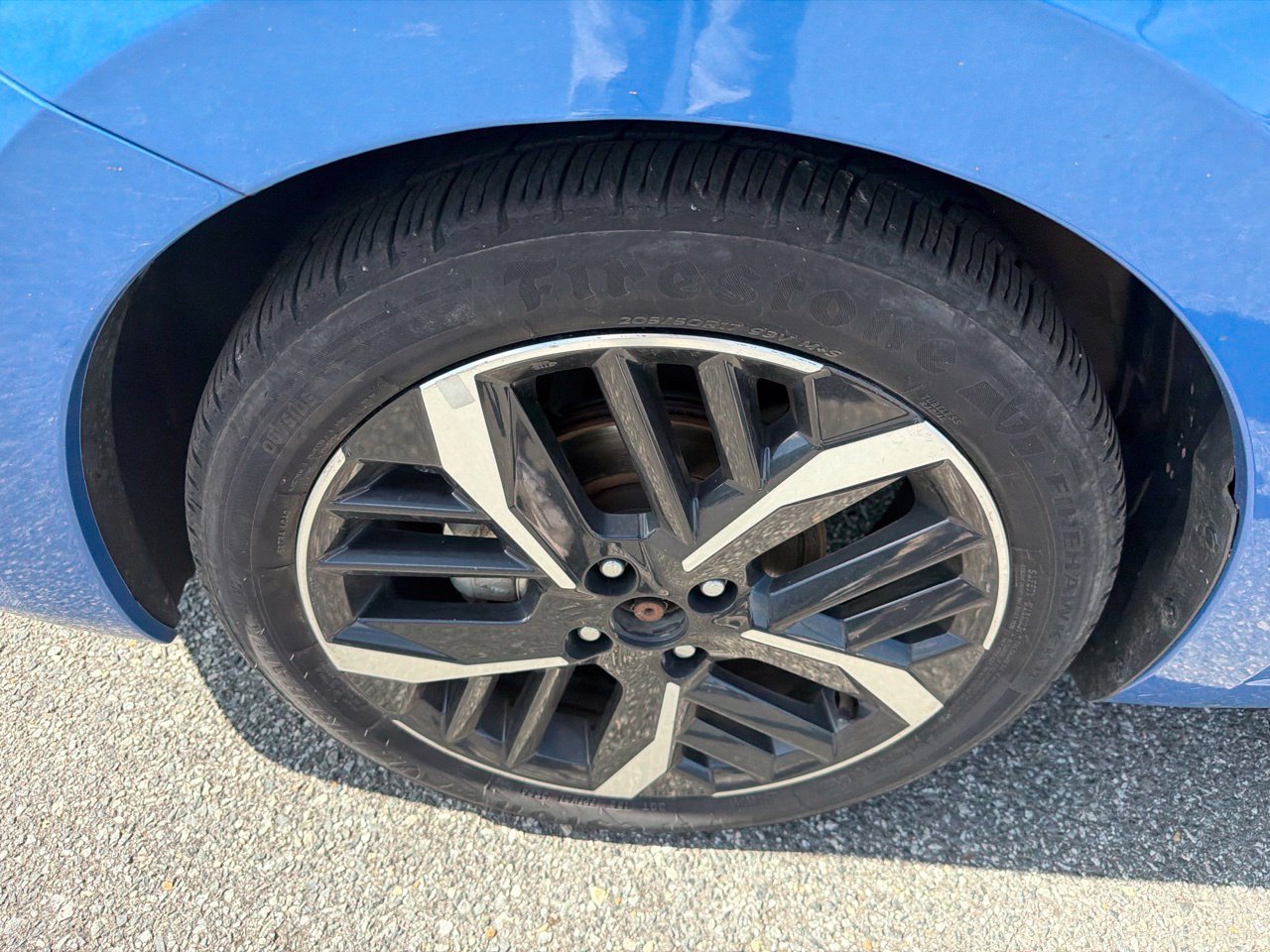 Used 2024 Nissan Versa SR FWD image 13