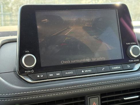 Used 2021 Nissan Rogue S image 9