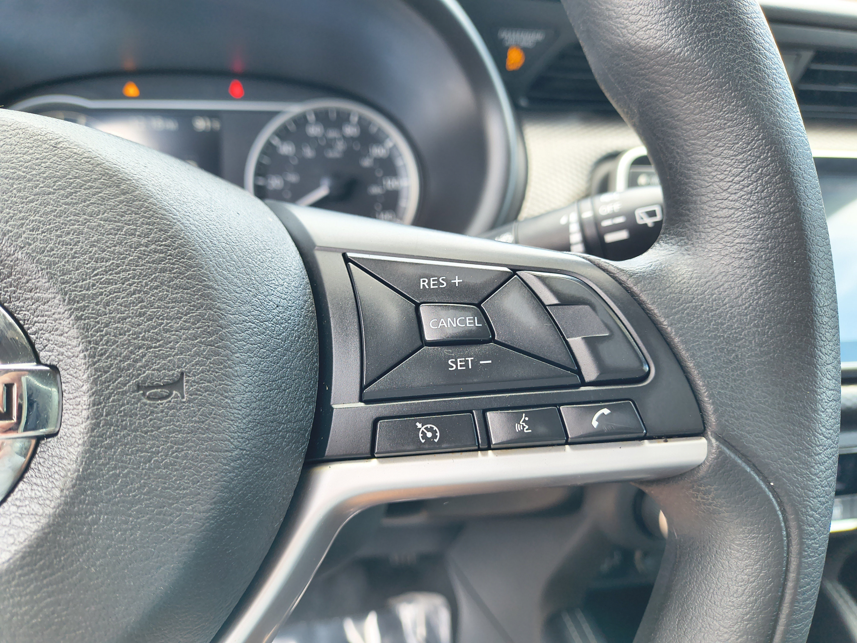 Used 2019 Nissan Kicks SV FWD image 30