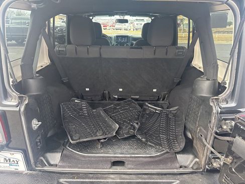 Used 2018 Jeep Wrangler Unlimited Sport S image 20