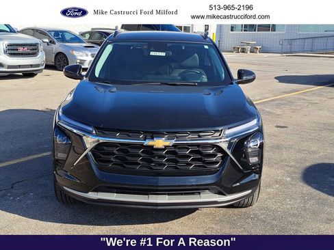 Used 2024 Chevrolet Trax LT w/ Driver Confidence Package image 8